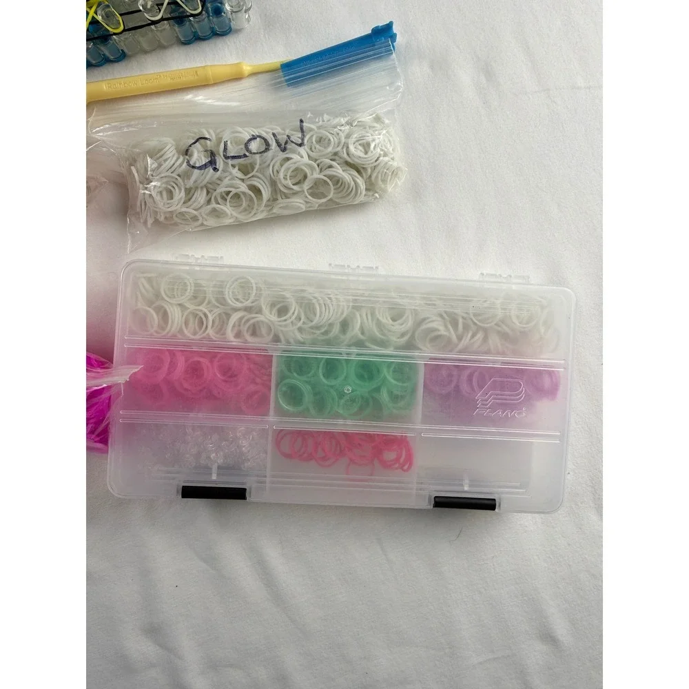 Rainbow Loom Mega Flex Rubber Band Craft Set Plano Case & 3500 SpeedBag Bag